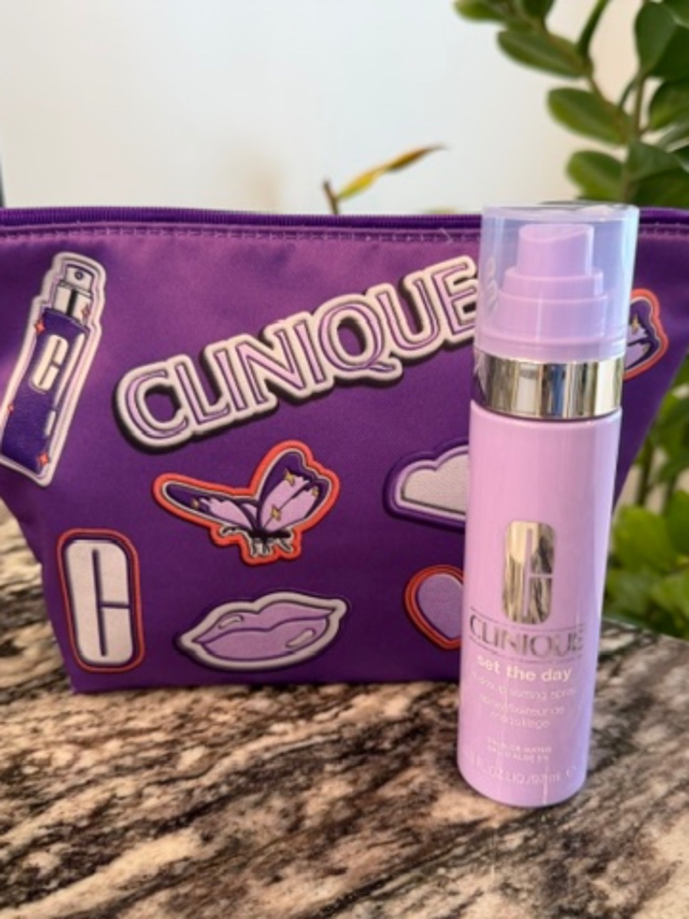 Clinique Set The Day Makeup Setting 97ml Spray with Free Cosmetic Bag - NEW